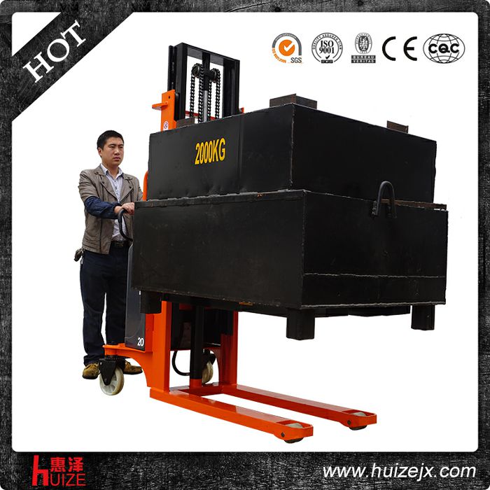 半電動堆高車(三門架) 半電動堆高車(三門架)