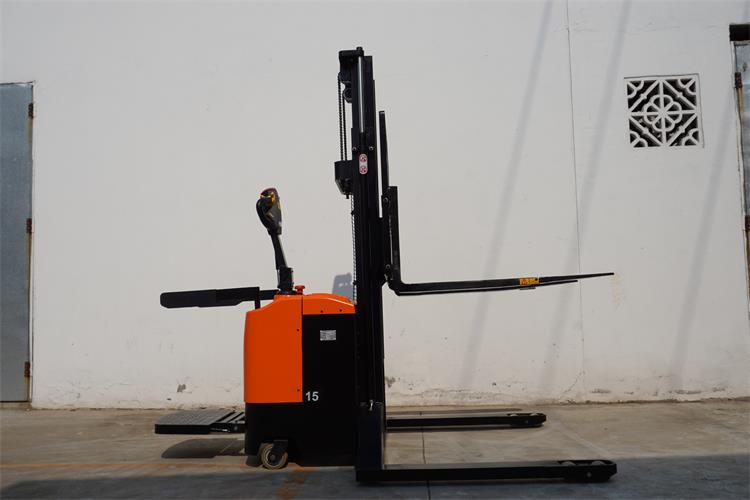 寬腿全電動堆高車 (49) 寬腿全電動堆高車 (49)