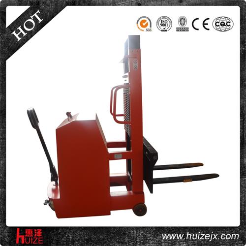 半電動配重堆高車 半電動配重堆高車